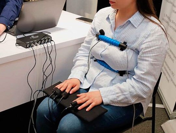 Тестування на абсолютно точному поліграфі - Polygraph