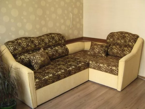 Продам почти новый угловой диван 
