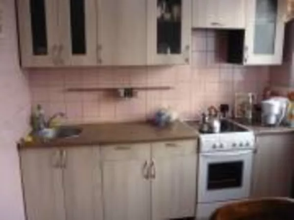 Продаю 2-х комнатную квартиру по бул. Перова 50