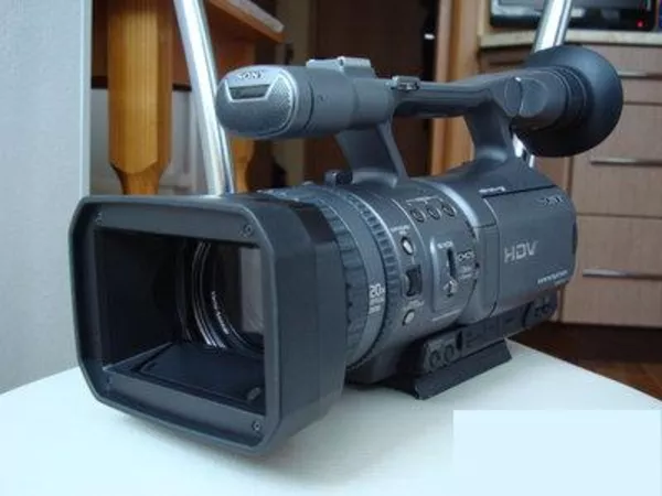 Sony HDR-FX7E Full-HDV с ПОДАРОЧНЫМ комплектом аксесуаров!