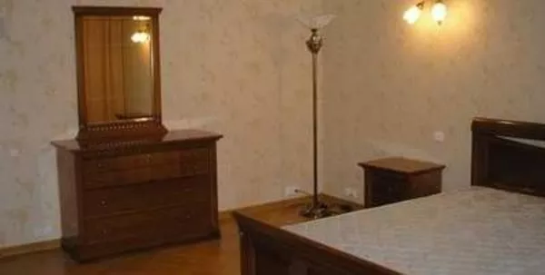 Крапивницкого(липки) 10. 4-х.комн.квартира.Vip-ремонт. 3