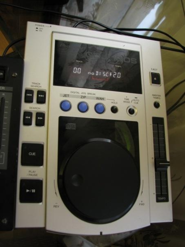 Продаю 2 проигрывателя Pioneer CDJ-100 (Made in Malaysia)