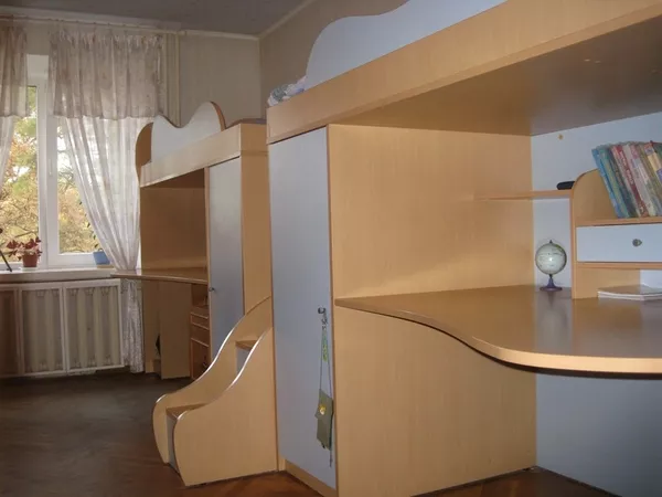 Мебель для детской (Кровать,  стол,  шкаф),   фирма ЭНРАН-АКРОС