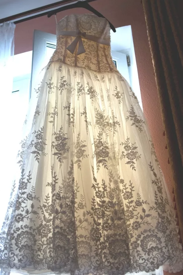 Продается свадебное платье из кружева