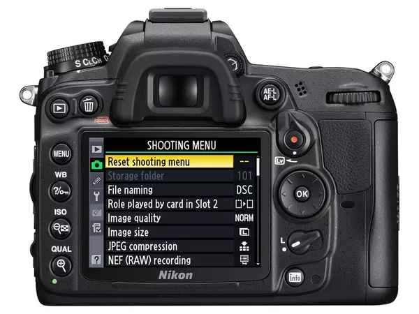 Продам Nikon D7000 body 2