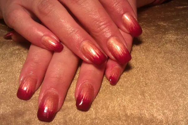 Услуга по наращиванию ногтей,  ресниц