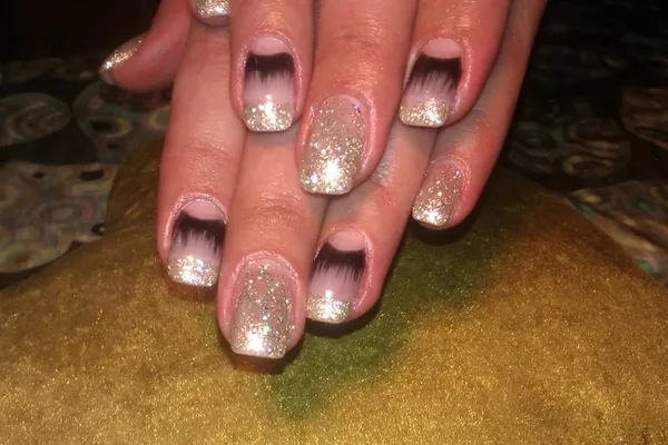 Услуга по наращиванию ногтей,  ресниц 2