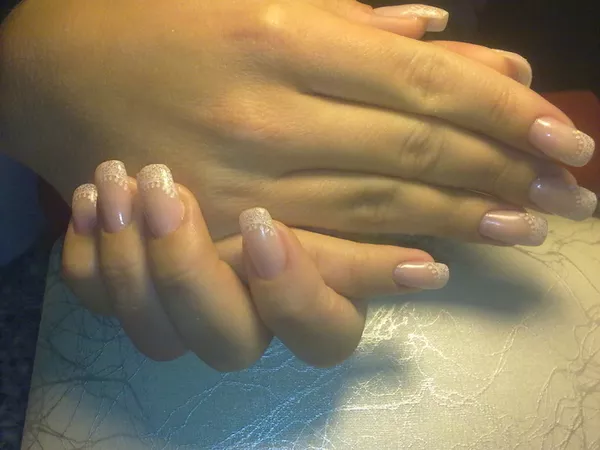 Услуга по наращиванию ногтей,  ресниц 4