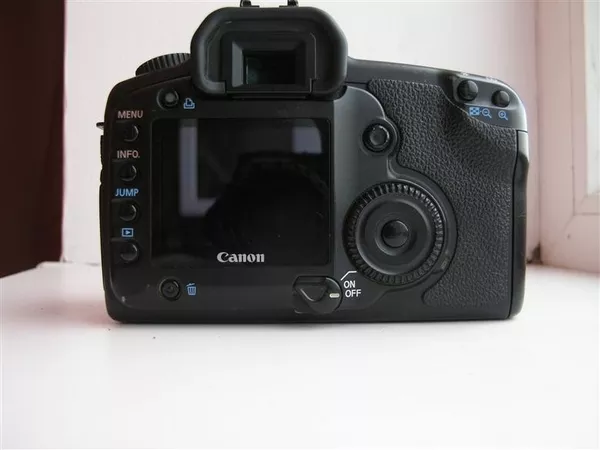 Продам Canon EOS 5D Mark|   body 2