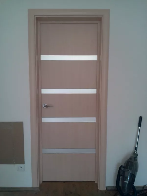 Установка межкомнатных дверей в Киеве.