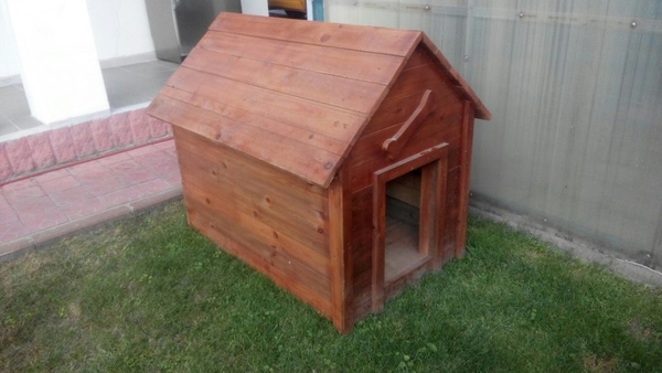 Деревянная будка для собак. Собачья будка 2