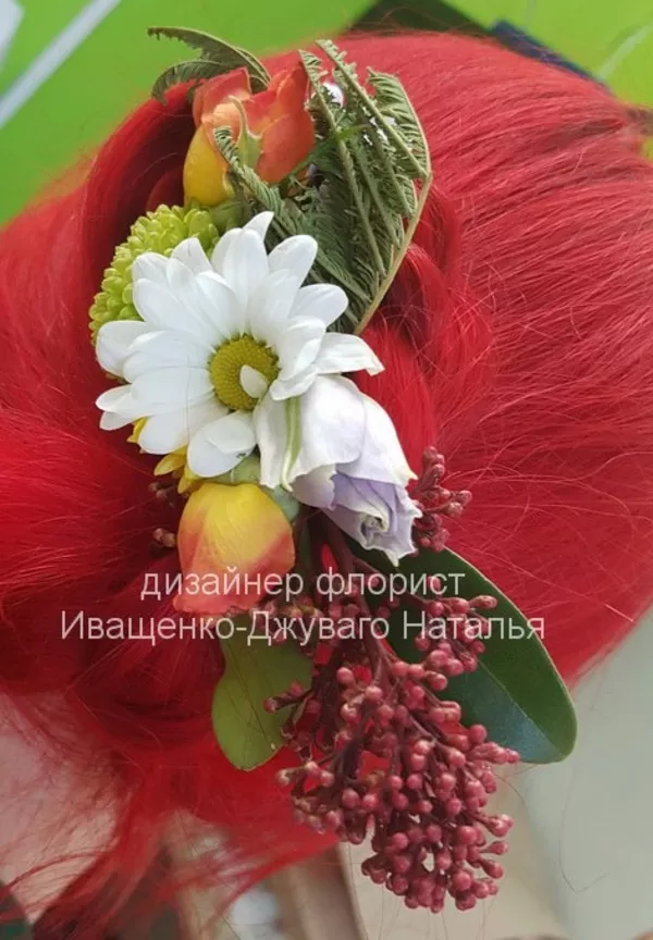 Изготовление заколок из цветов под заказ  от ЦДС Свадебный Мир.