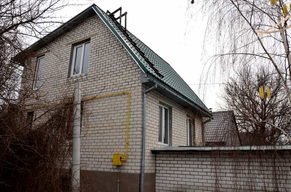 Продам, обменяю на квартиру в Киеве кирпичный дом-дачу