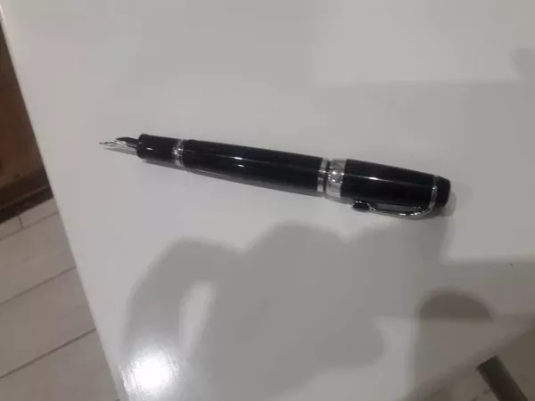 Брендовая ручка Montblanc. 3