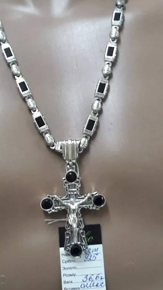 Серебряная цепочка с крестом и камнями оникс 3