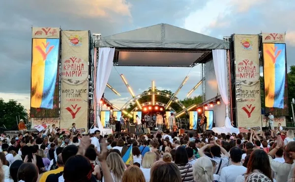 Аренда сцены и подиумов в Киеве. 5