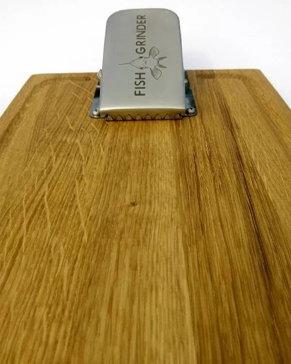 Дубовая доска с зажимом для чистки рыбы Fish Grinder